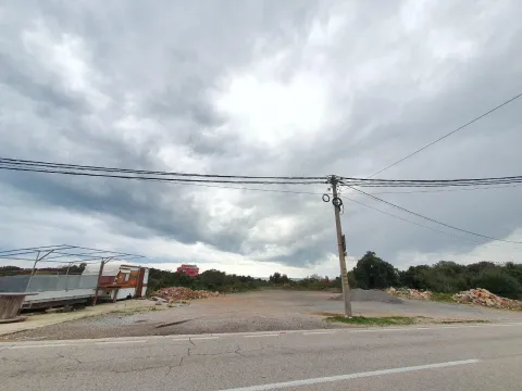 Prodaja, plac, 2050m², Bar, Crna Gora - image 2