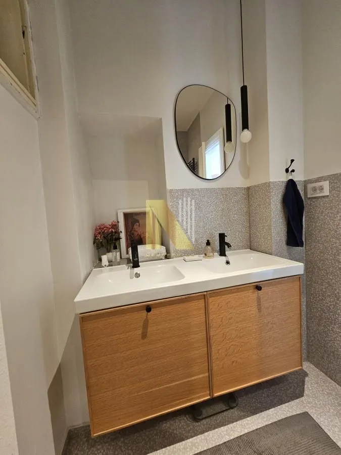 Izdavanje, trosoban stan, 110m², Centar, Novi Sad