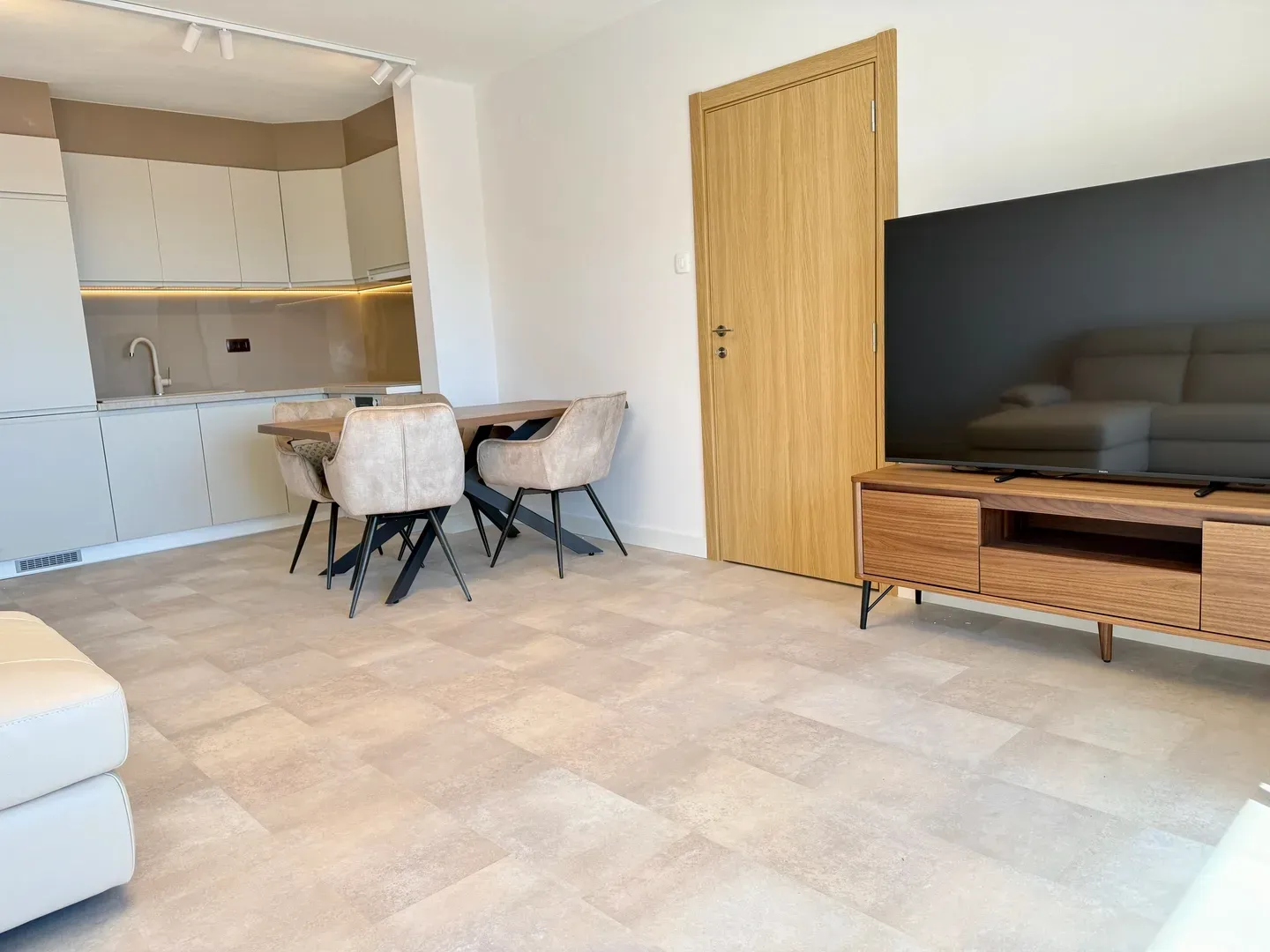 Prodaja, jednosoban stan, 45m², Sveti Stefan, Budva