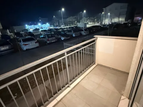 Prodaja, jednosoban stan, 47m², Stari Aerodrom, Podgorica - image 2