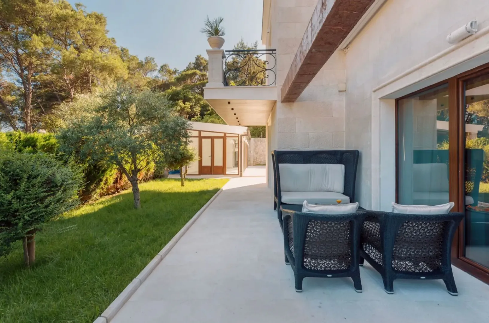 Rent, house, 400m², Dumidran, Tivat