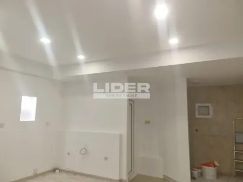 Izdavanje, poslovni prostor, 62m², Stari Grad, Beograd - image 4