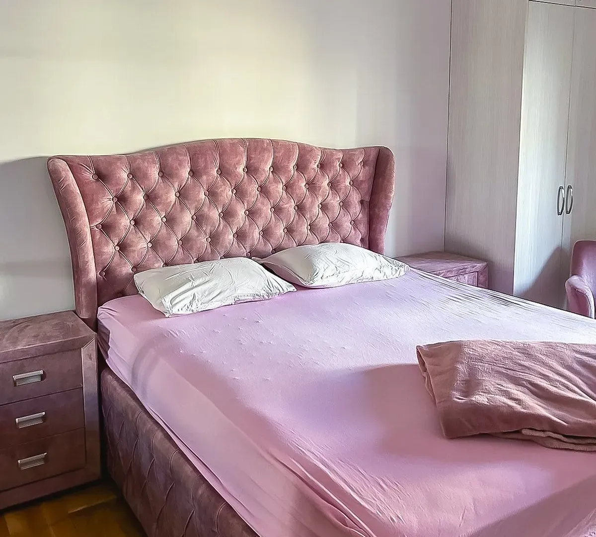 Izdavanje, dvosoban stan, 70m², Blok 9, Podgorica