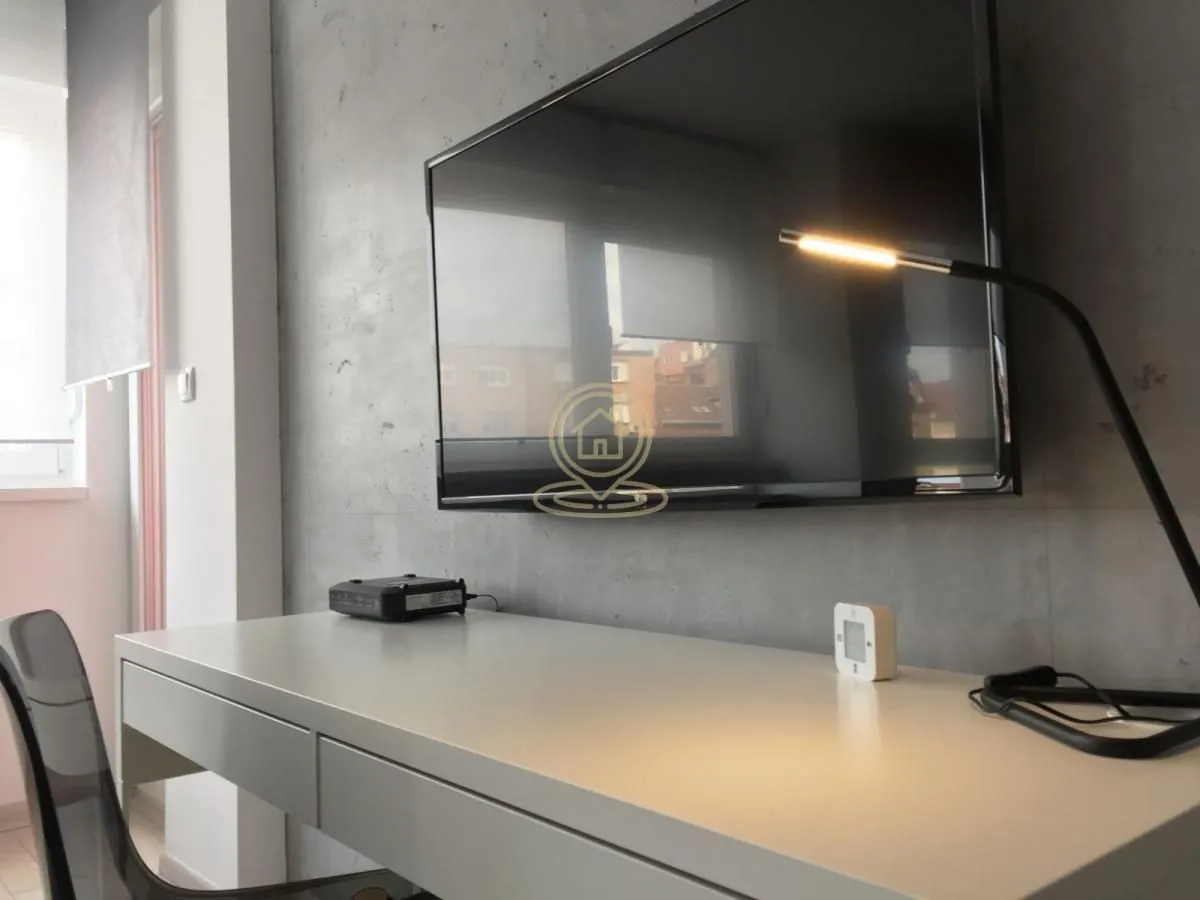 Izdavanje, dvosoban stan, 45m², Centar, Novi Sad