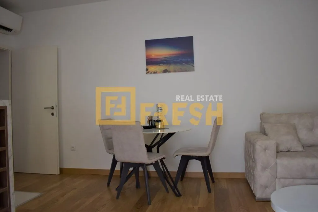 Rent, one bedroom apartment, 51m², Tivat, Crna Gora
