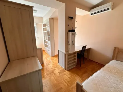 Sale, two bedroom apartment, 92m², City Kvart, Podgorica - image 5