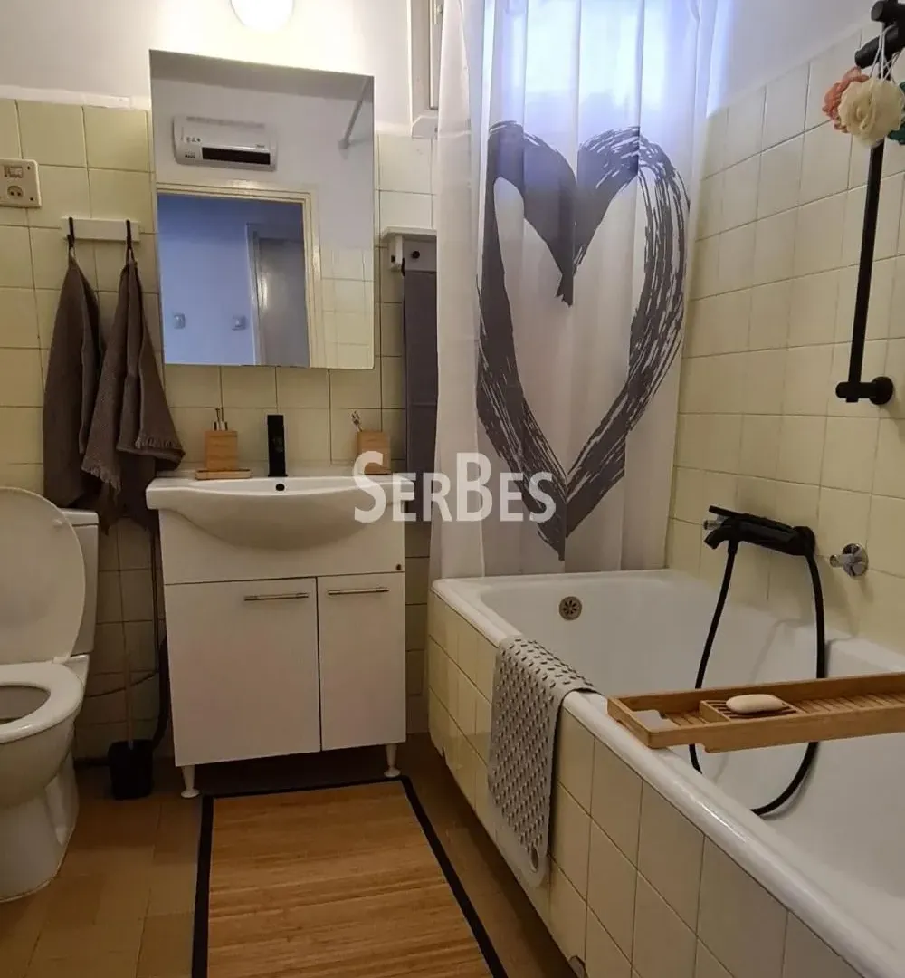 Izdavanje, trosoban stan, 77m², Klinički Centar, Beograd