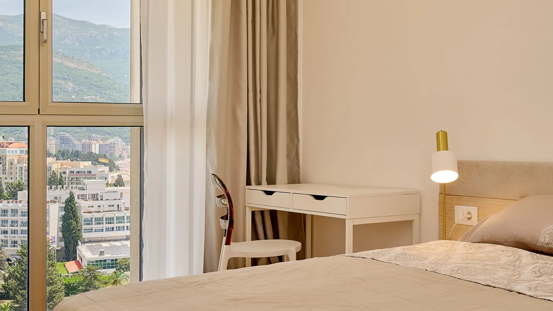Rent, two bedroom apartment, 50m², Bečići, Budva