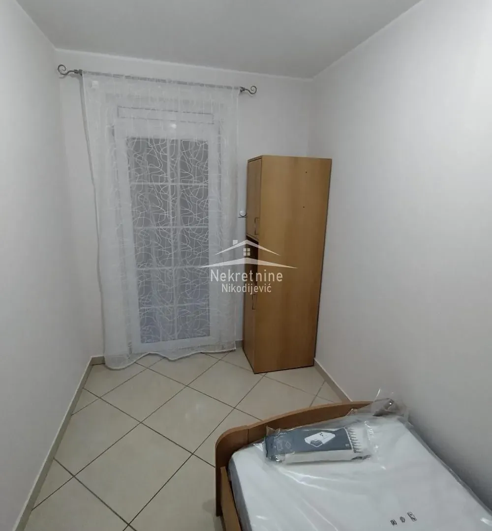 Izdavanje, trosoban stan, 70m², Šumice, Beograd
