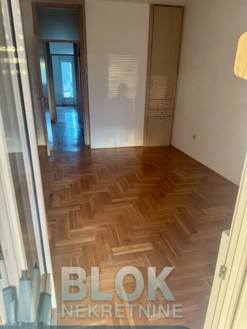 Izdavanje, dvosoban stan, 90m², Preko Morače, Podgorica