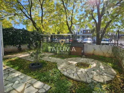 Izdavanje, dvosoban stan, 68m², Stari Aerodrom, Podgorica - image 12