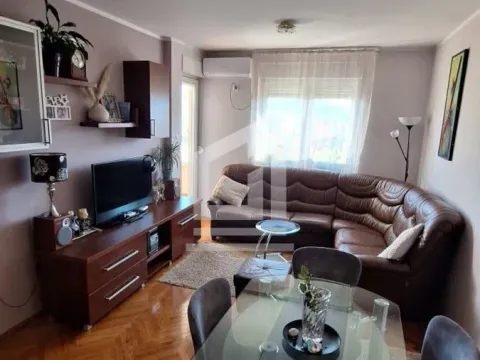 Rent, one bedroom apartment, 45m², Stari Aerodrom, Podgorica - image 11