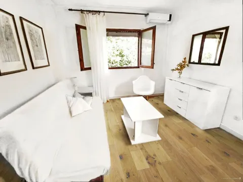 Izdavanje, jednosoban stan, 35m², Lazi, Budva - image 2