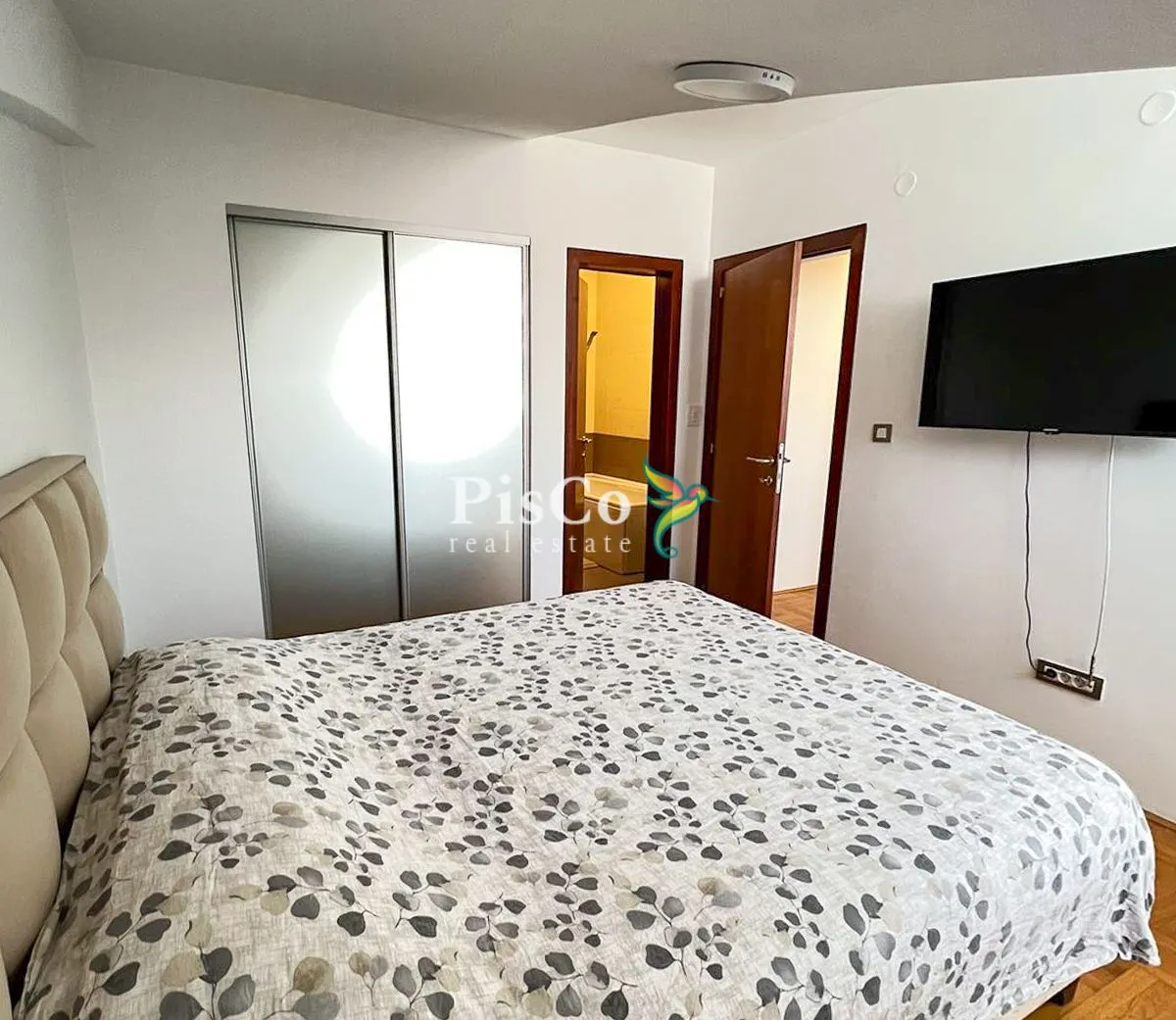 Izdavanje, dvosoban stan, 71m², Stari Aerodrom, Podgorica