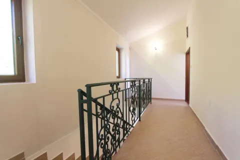 Prodaja, kuća, 466m², Petrovac, Budva - image 11