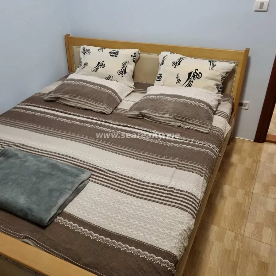 Rent, apartment, 103m², Centar, Tivat