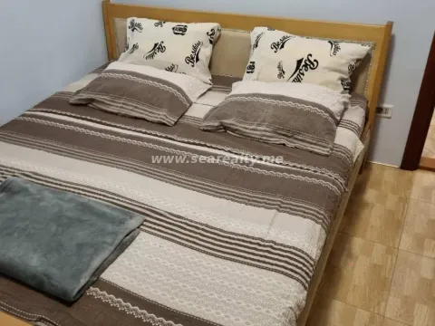 Izdavanje, stan, 103m², Centar, Tivat - image 13