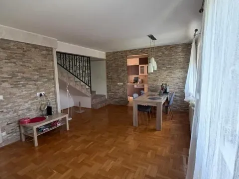 Stan in Mladenovac