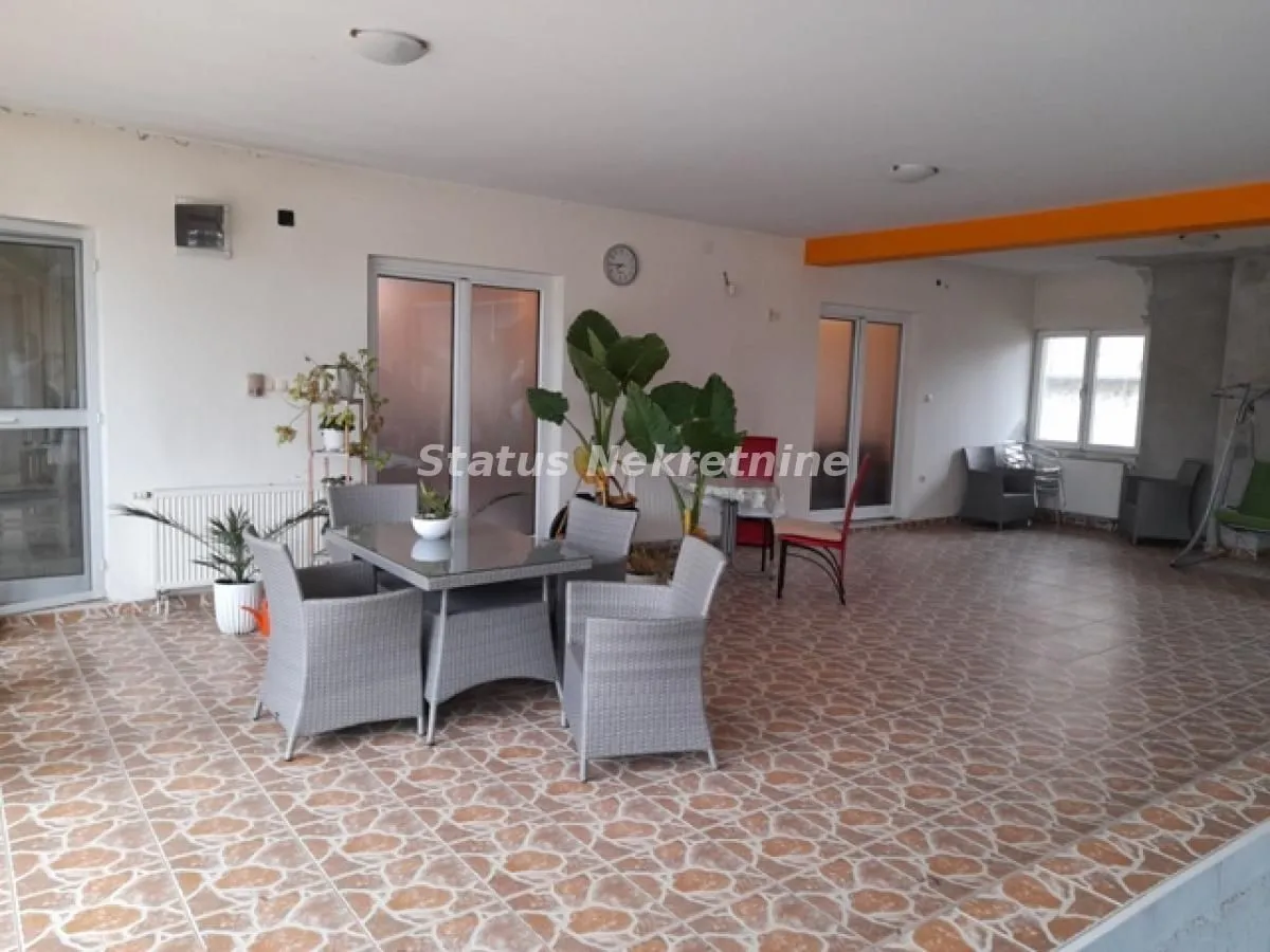 Prodaja, kuća, 440m², Temerin, Novi Sad