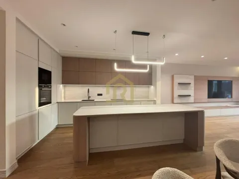 Izdavanje, četvorosoban stan, 143m², Cvetni Trg, Vračar Sve Podlokacije - image 9