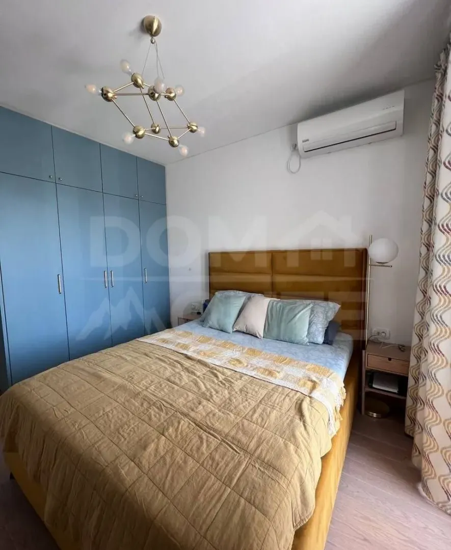 Izdavanje, dvosoban stan, 80m², Tivat, Crna Gora