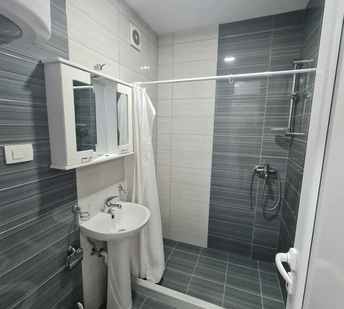 Prodaja, ugostiteljski objekat, 900m², Ulcinj, Crna Gora