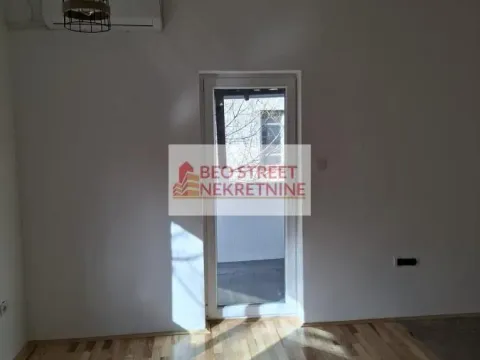 Rent, four bedroom apartment, 85m², Savski Venac, Beograd - image 13