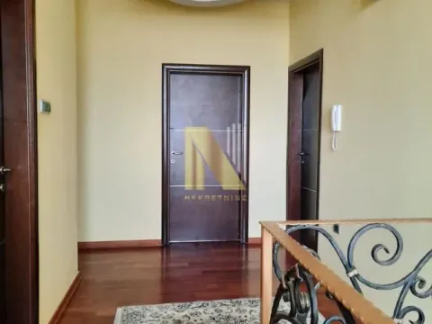 Izdavanje, stan, 263m², Bulevar Evrope, Novi Sad Sve Podlokacije - image 5