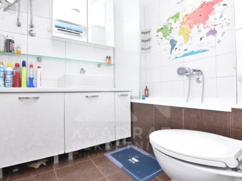 Rent, two bedroom apartment, 76m², Blok 6, Podgorica - image 14