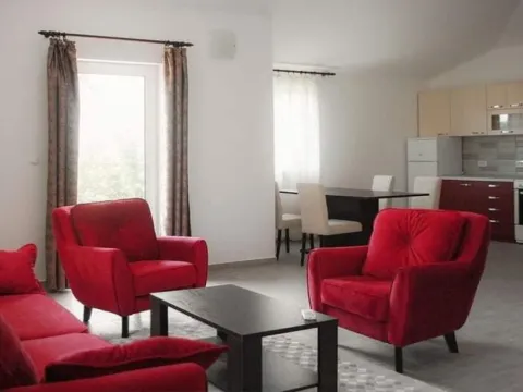 Rent, house, 120m², Župci, Bar - image 1