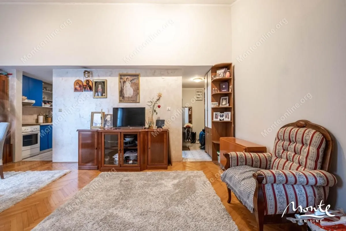Prodaja, trosoban stan, 63m², Tivat, Crna Gora