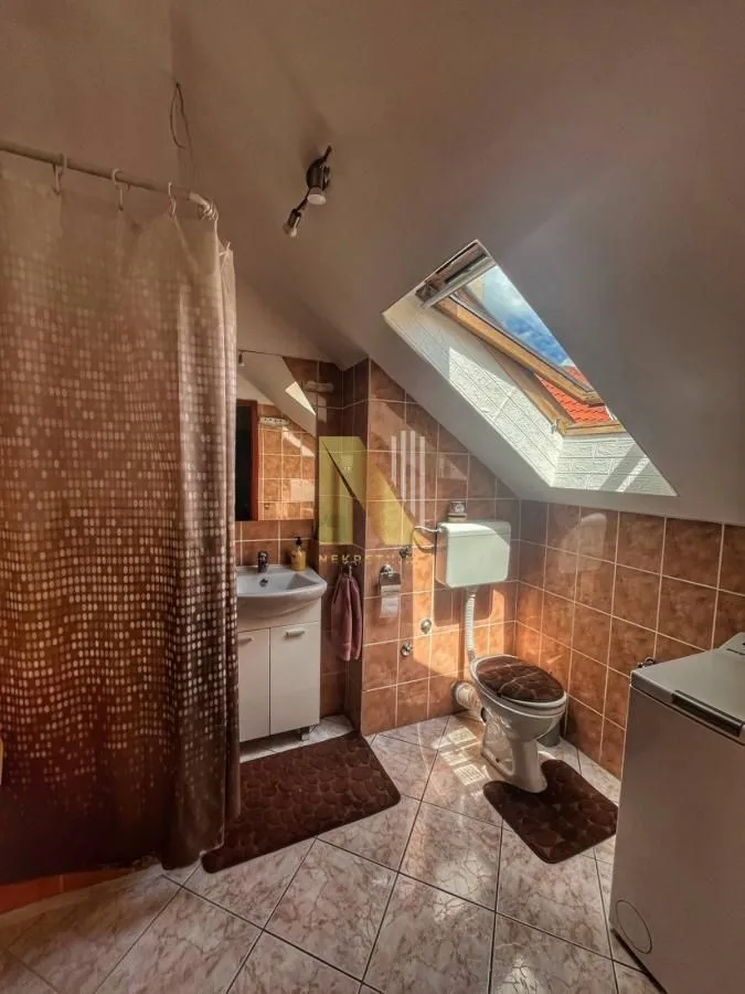 Izdavanje, dvosoban stan, 38m², Nova Detelinara, Novi Sad Sve Podlokacije
