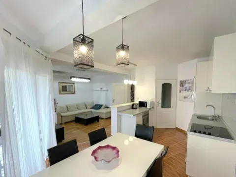Izdavanje, dvosoban stan, 55m², Đenovići, Herceg Novi - image 4