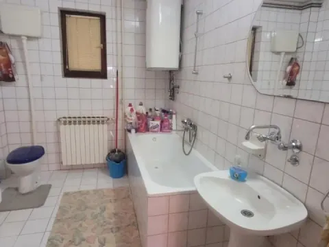 Sale, house, 179m², Adice, Novi Sad Sve Podlokacije - image 16
