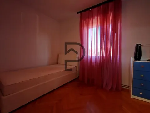 Izdavanje, stan, 330m², Tološi, Podgorica - image 11