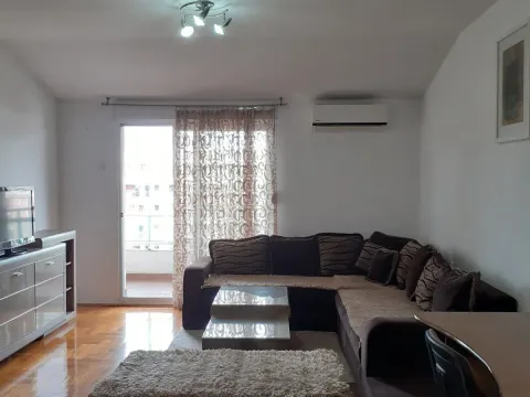 Izdavanje, stan, 95m², Blok 9, Podgorica - image 11