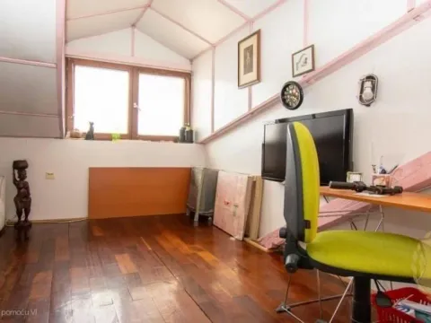 Izdavanje, trosoban stan, 110m², Stari Grad, Beograd - image 11