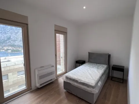 Sale, five bedroom apartment, 198m², Kotor, Crna Gora - image 17