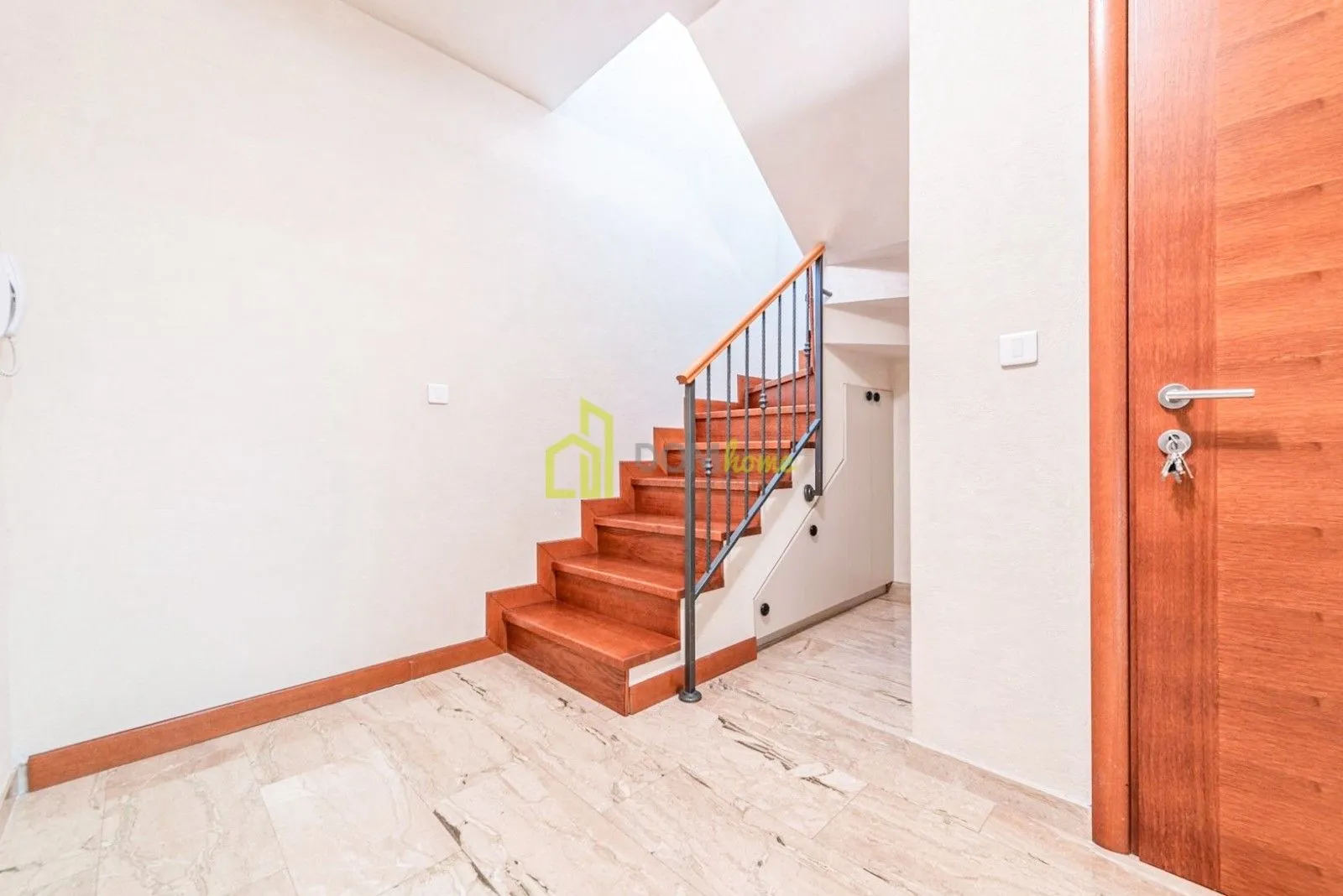 Prodaja, trosoban stan, 127m², Momišići, Podgorica
