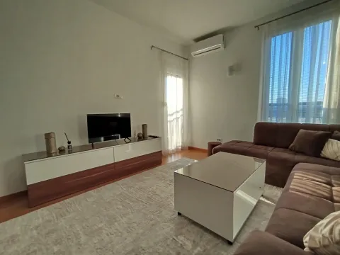 Izdavanje, stan, 50m², Stari Aerodrom, Podgorica - image 2