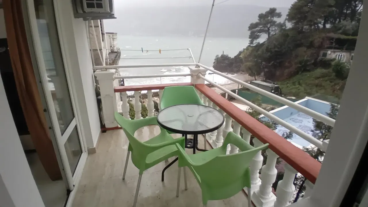 Izdavanje, dvosoban stan, 56m², Centar, Herceg Novi