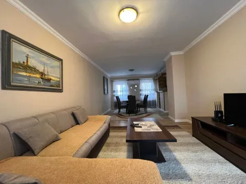 Izdavanje, trosoban stan, 94m², Pejton, Podgorica - image 3