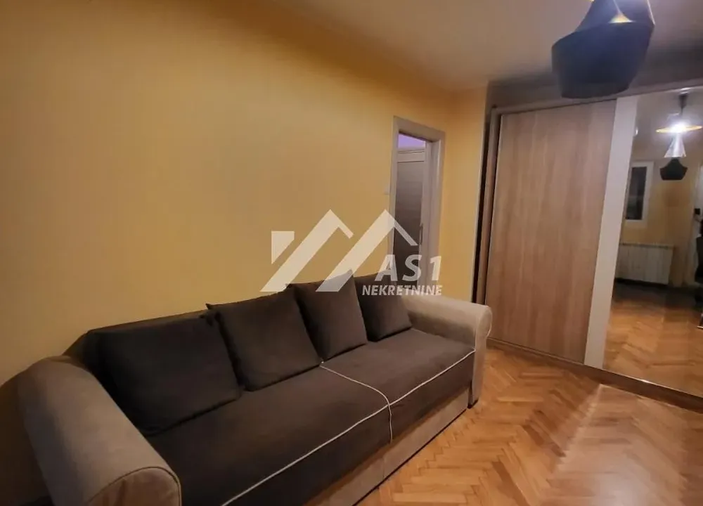Izdavanje, stan, 31m², Bulevar Oslobodjenja, Novi Sad Sve Podlokacije