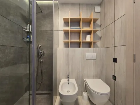 Izdavanje, dvosoban stan, 68m², Pobrežje, Podgorica - image 12