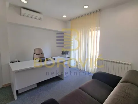 Izdavanje, poslovni prostor, 182m², Savski Venac, Beograd - image 5