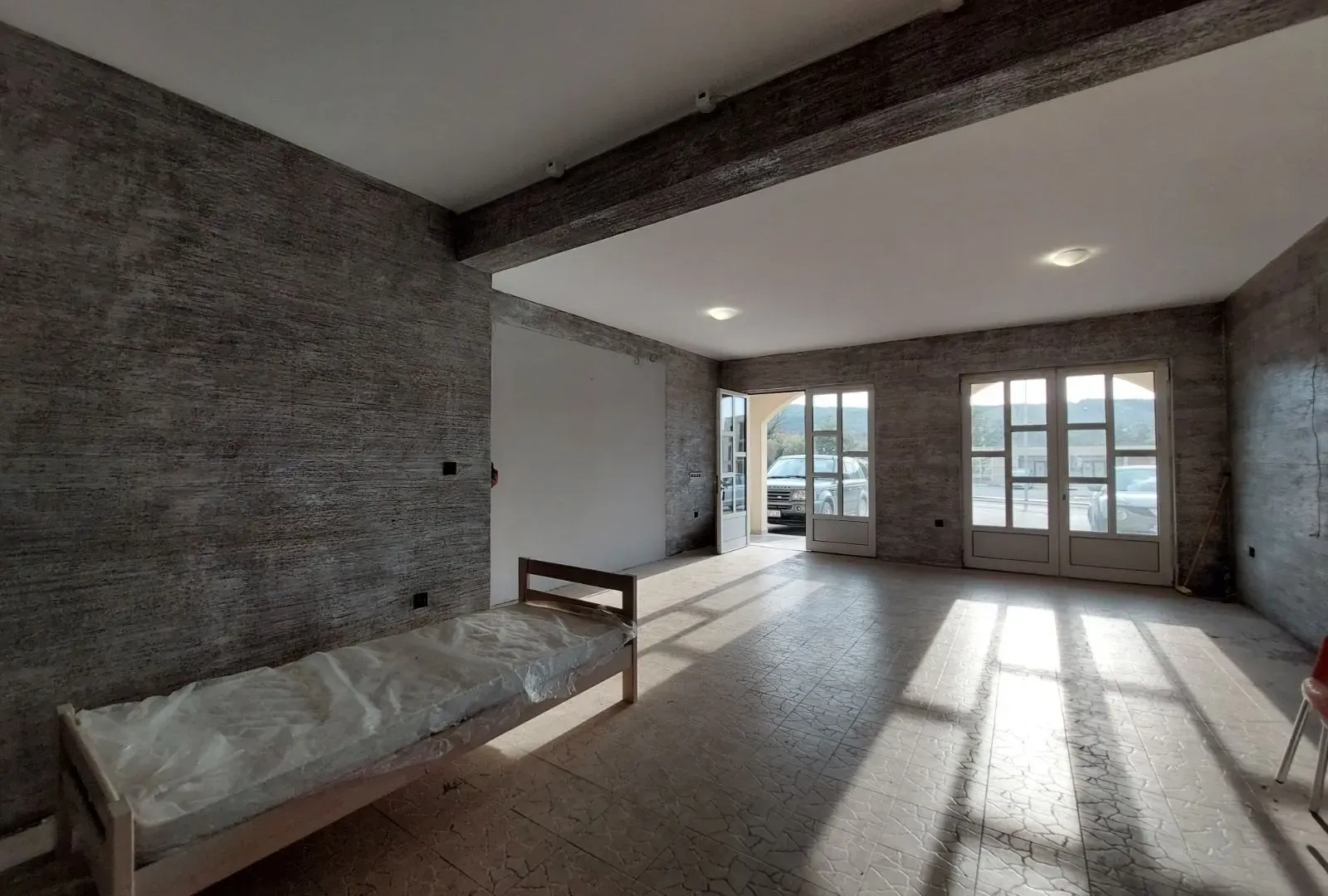 Izdavanje, poslovni prostor, 50m², Radanovići, Kotor