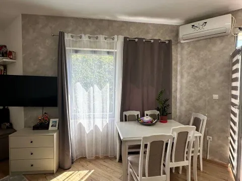 Sale, two bedroom apartment, 58m², Bečići, Budva - image 1