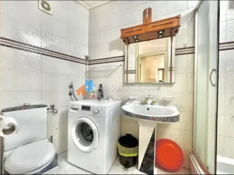 Rent, four bedroom apartment, 118m², Kalenić Pijaca, Vračar Sve Podlokacije - image 16