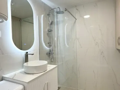 Sale, two bedroom apartment, 74m², Bečići, Budva - image 10