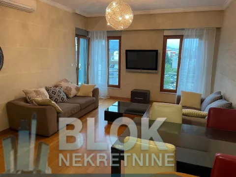 Izdavanje, jednosoban stan, 55m², Centar, Podgorica - image 4